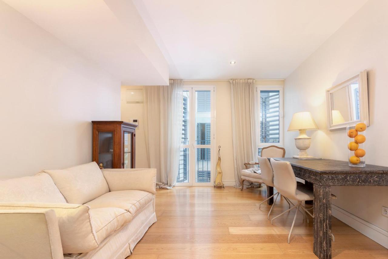 Acogedor Apartamento Junto A La Catedral By Rent Me Málaga Eksteriør billede